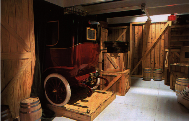 jd_cargo_hold_car.jpg (190502 bytes)